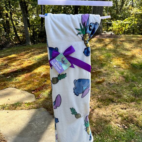Stitch Plush White Blanket Disney Soft Throw 50" x 70” Pineapple Adorable New - Picture 11 of 11